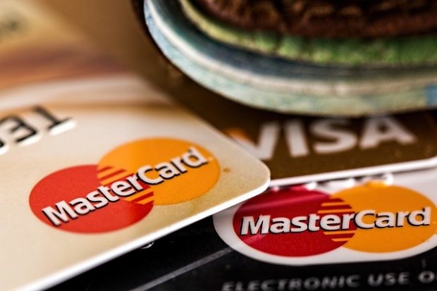 Jak płacić kartą kredytową przez internet? Rewolucja w branży e-commerce
